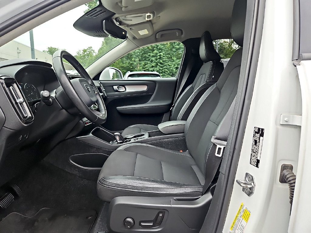 Used 2020 Volvo XC40 T5 Momentum AWD/4WD image 14