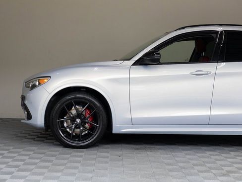 Used 2021 Alfa Romeo Stelvio Ti w/ Nero Edizione image 8