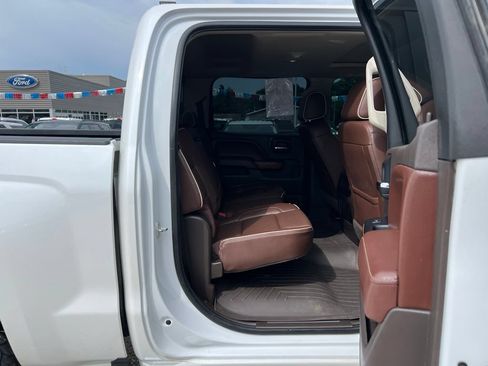 Used 2017 Chevrolet Silverado 1500 High Country AWD/4WD image 19