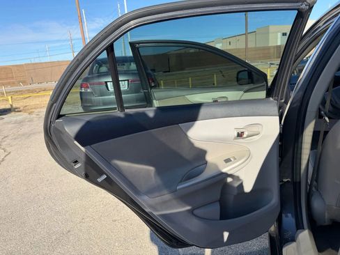 Used 2010 Toyota Corolla LE image 11