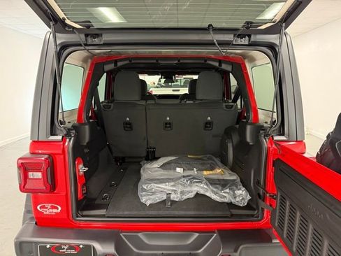 New 2026 Jeep Wrangler Unlimited Rubicon image 8