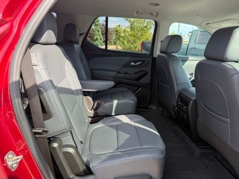 Used 2020 Chevrolet Traverse LT w/ LT Premium Package AWD/4WD image 12