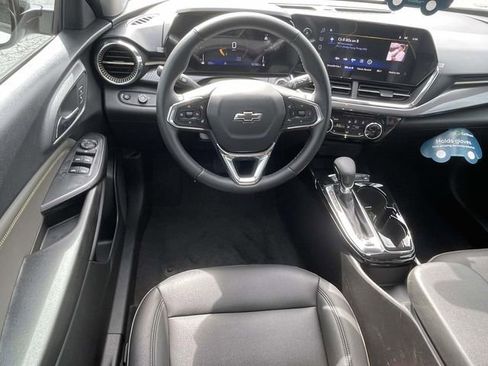 Used 2025 Chevrolet Trax ACTIV w/ Driver Confidence Package FWD image 12