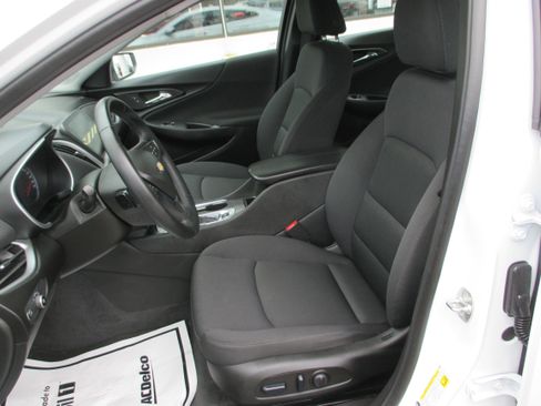 Used 2024 Chevrolet Malibu LT w/ Sport Edition FWD image 14