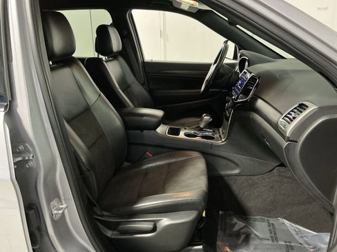 Used 2021 Jeep Grand Cherokee Laredo X image 33