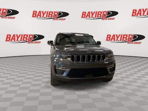 Used 2024 Jeep Grand Cherokee Limited AWD/4WD image 3