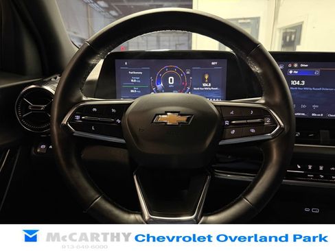 Used 2025 Chevrolet Equinox LT FWD image 12