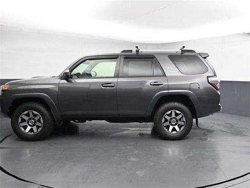 Used 2018 Toyota 4Runner TRD Off-Road image 9