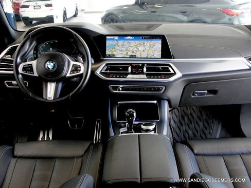 Used 2022 BMW X5 sDrive40i w/ M Sport Package RWD image 9
