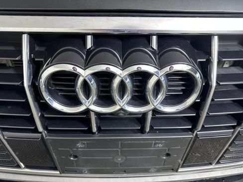 Used 2022 Audi Q3 2.0T Premium Plus w/ Premium Plus Package image 9