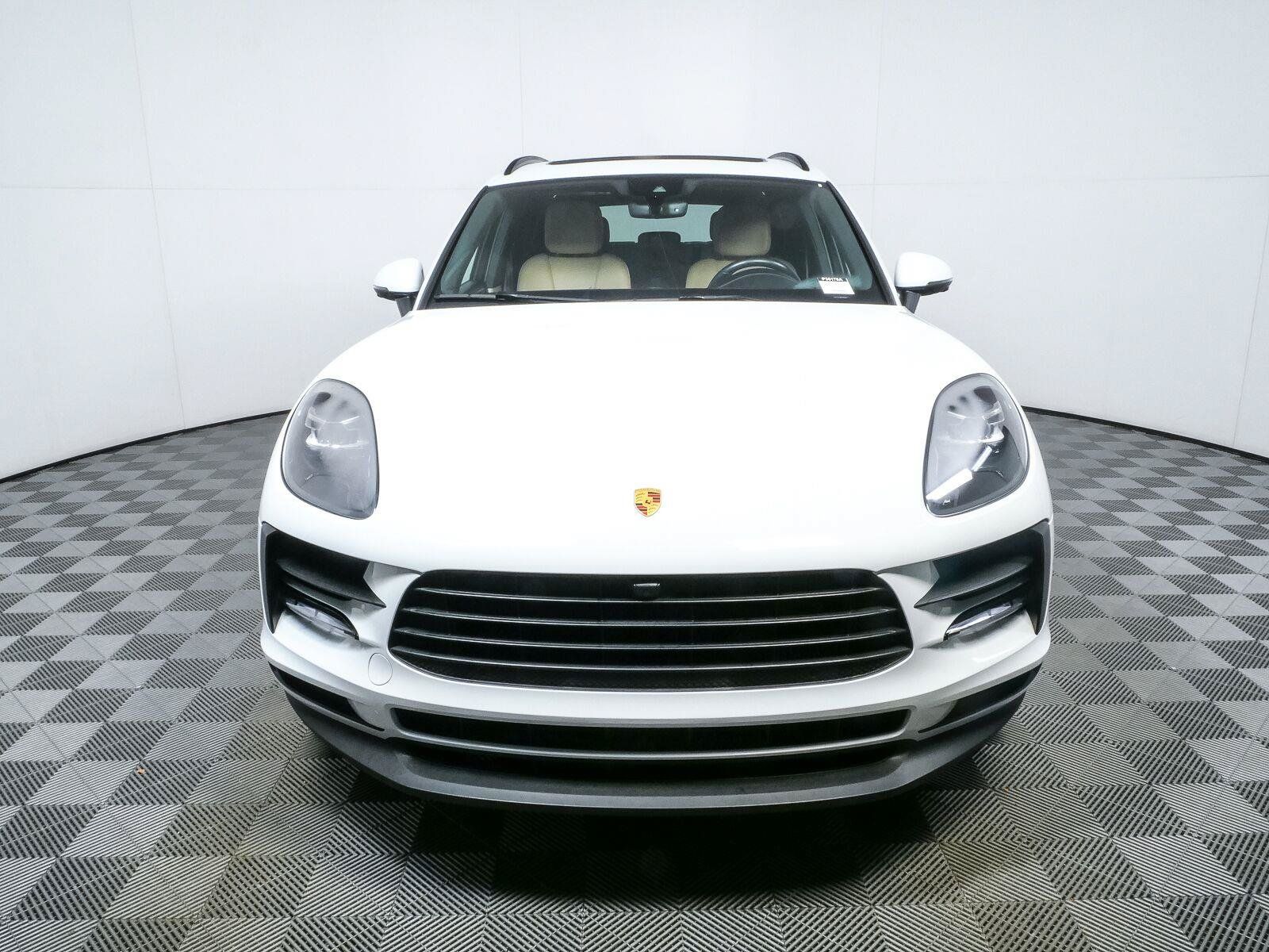 Certified 2021 Porsche Macan AWD/4WD image 37