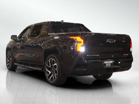 Used 2024 Chevrolet Silverado EV RST image 3
