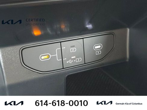 Certified 2025 Kia Sorento LX FWD image 32
