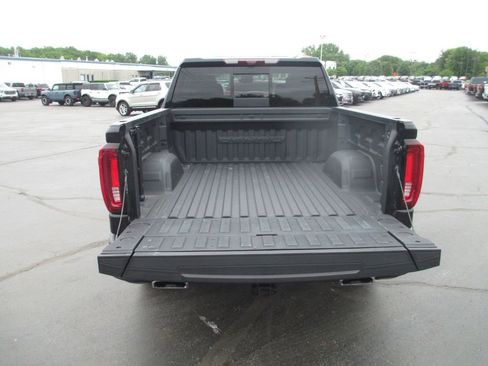 Used 2023 GMC Sierra 1500 Denali w/ Denali Reserve Package AWD/4WD image 8