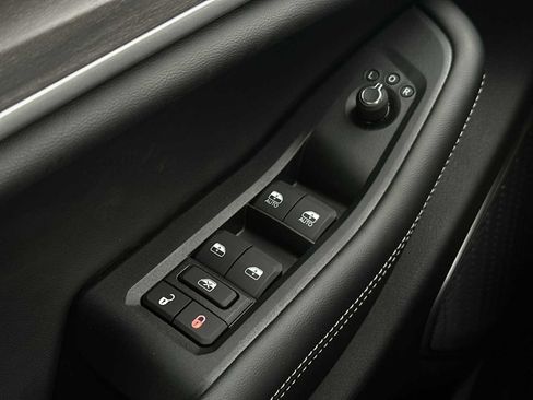 New 2025 Jeep Grand Cherokee Limited w/ Luxury Tech Group II image 15