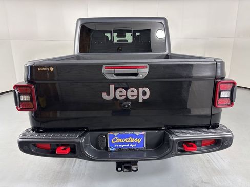 Used 2020 Jeep Gladiator Rubicon AWD/4WD image 7