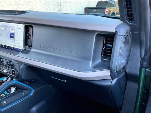 Used 2024 Ford Bronco Wildtrak image 17