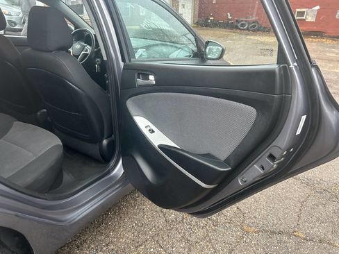 Used 2013 Hyundai Accent GS image 23