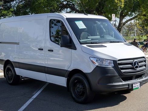 Used 2020 Mercedes-Benz Sprinter 144 Cargo image 4