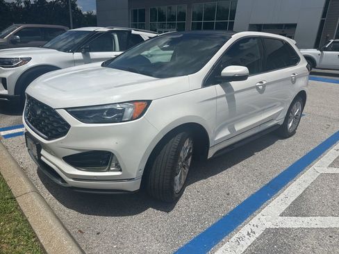 Used 2020 Ford Edge Titanium w/ Equipment Group 301A FWD image 2