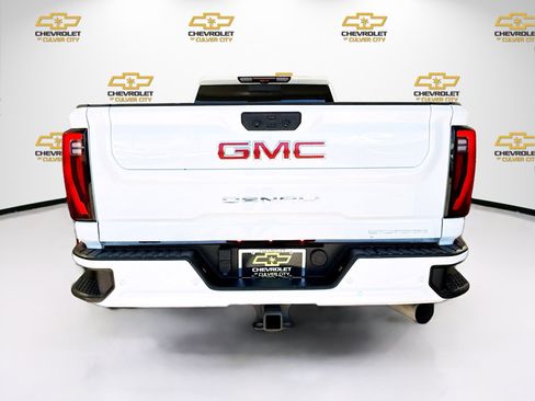 Used 2025 GMC Sierra 3500 Denali w/ Denali Reserve Package AWD/4WD image 9