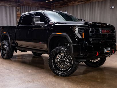 Used 2025 GMC Sierra 2500 AT4 w/ AT4 Premium Plus Package