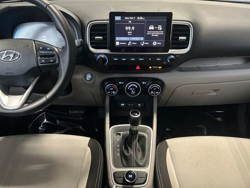 Certified 2025 Hyundai Venue SEL image 12
