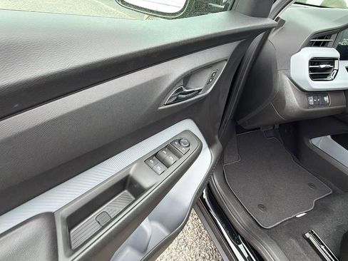 New 2027 Chevrolet Bolt LT w/ Comfort Package FWD image 12