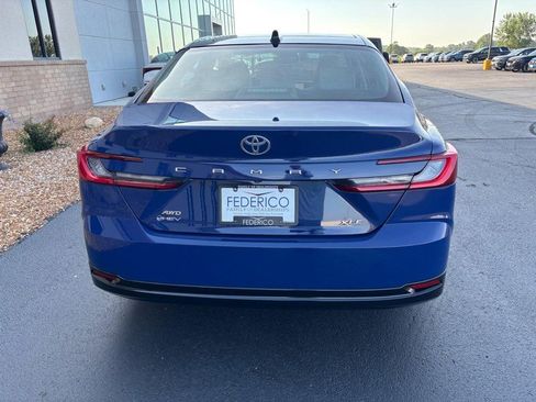 Used 2025 Toyota Camry XLE AWD/4WD image 4