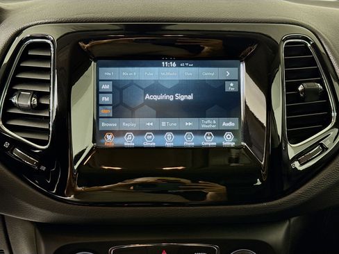 Used 2021 Jeep Compass Latitude image 16