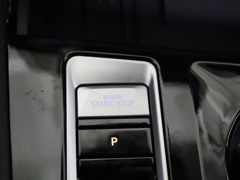 Used 2025 Volkswagen Atlas Cross Sport SEL Premium R-Line image 16