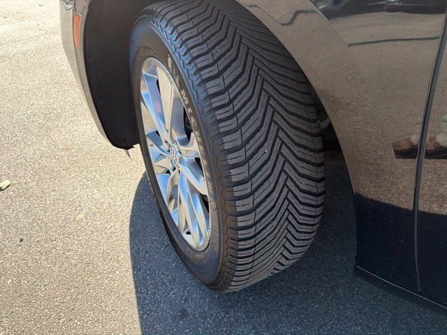 Certified 2023 Buick Enclave Avenir w/ Avenir Technology Package AWD/4WD image 10