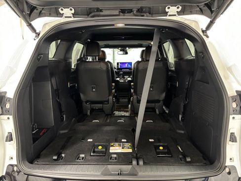 Used 2025 Toyota Sienna XSE FWD image 55