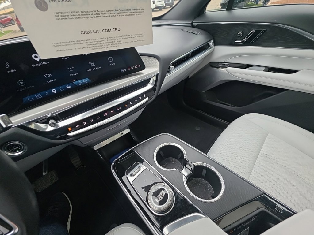 Used 2024 Cadillac Lyriq Luxury AWD/4WD image 32