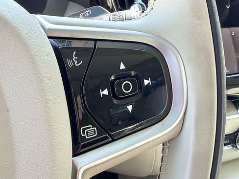 Used 2022 Volvo XC60 B6 Inscription w/ Advanced Package image 39