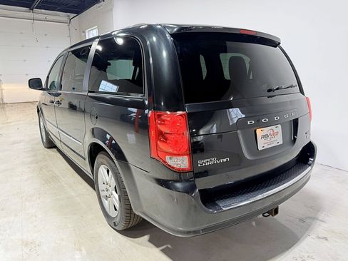 Used 2017 Dodge Grand Caravan Crew image 5
