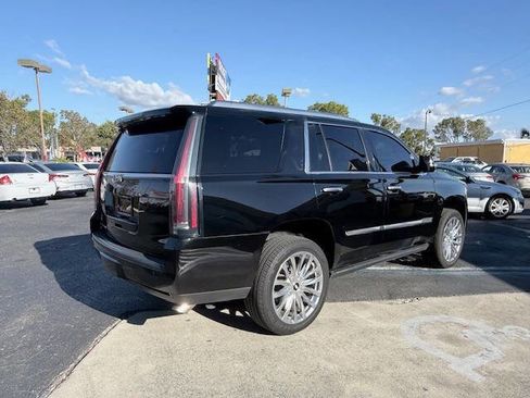 Used 2015 Cadillac Escalade Premium image 4