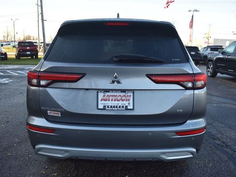 Used 2023 Mitsubishi Outlander SE image 7