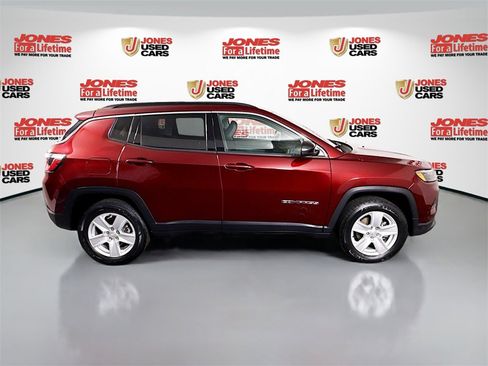 Used 2022 Jeep Compass Latitude w/ Sun and Sound Group image 18
