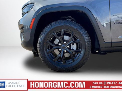 Used 2024 Jeep Grand Cherokee Altitude AWD/4WD image 34