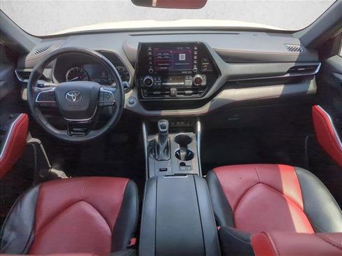Used 2021 Toyota Highlander XSE FWD image 17