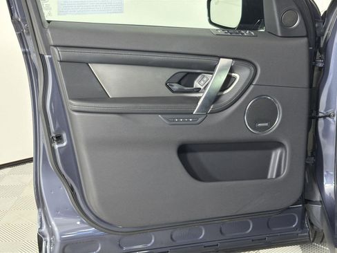 Certified 2025 Land Rover Discovery Sport Dynamic SE image 20