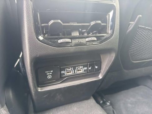 Used 2024 Jeep Grand Cherokee Limited w/ Black Appearance Package AWD/4WD image 29