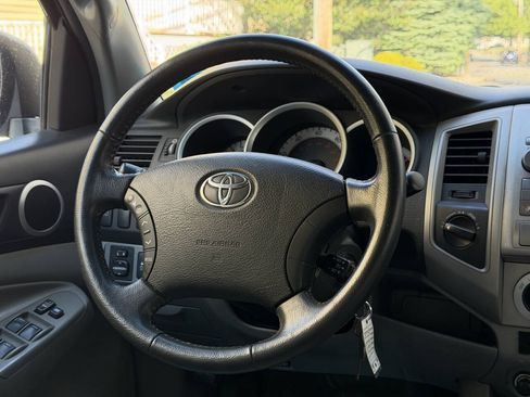 Used 2011 Toyota Tacoma 4x4 Double Cab w/ SR5 Pkg #2 image 29