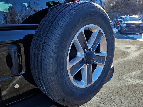 Used 2018 Jeep Wrangler Unlimited Sahara image 28