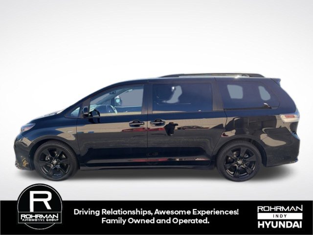 Used 2020 Toyota Sienna SE w/ Nightshade Edition FWD image 10