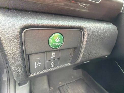 Used 2017 Honda Accord EX-L image 18