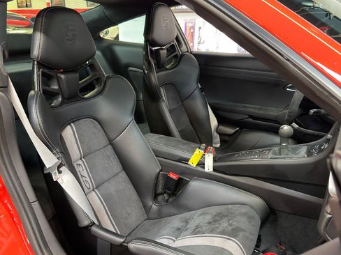 Used 2018 Porsche 911 GT3 w/ Sport Chrono Package RWD image 27