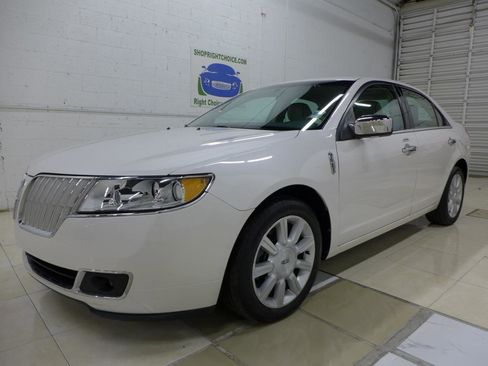 Used 2011 Lincoln MKZ FWD image 2