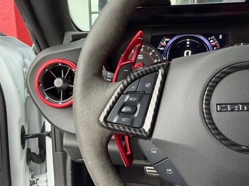 Used 2019 Chevrolet Camaro ZL1 RWD image 17
